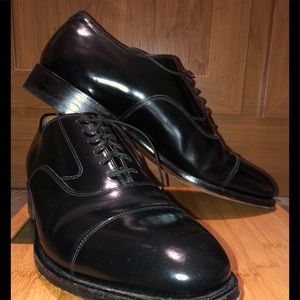 Johnston & Murphy black cap toe dress shoes, 10.5
